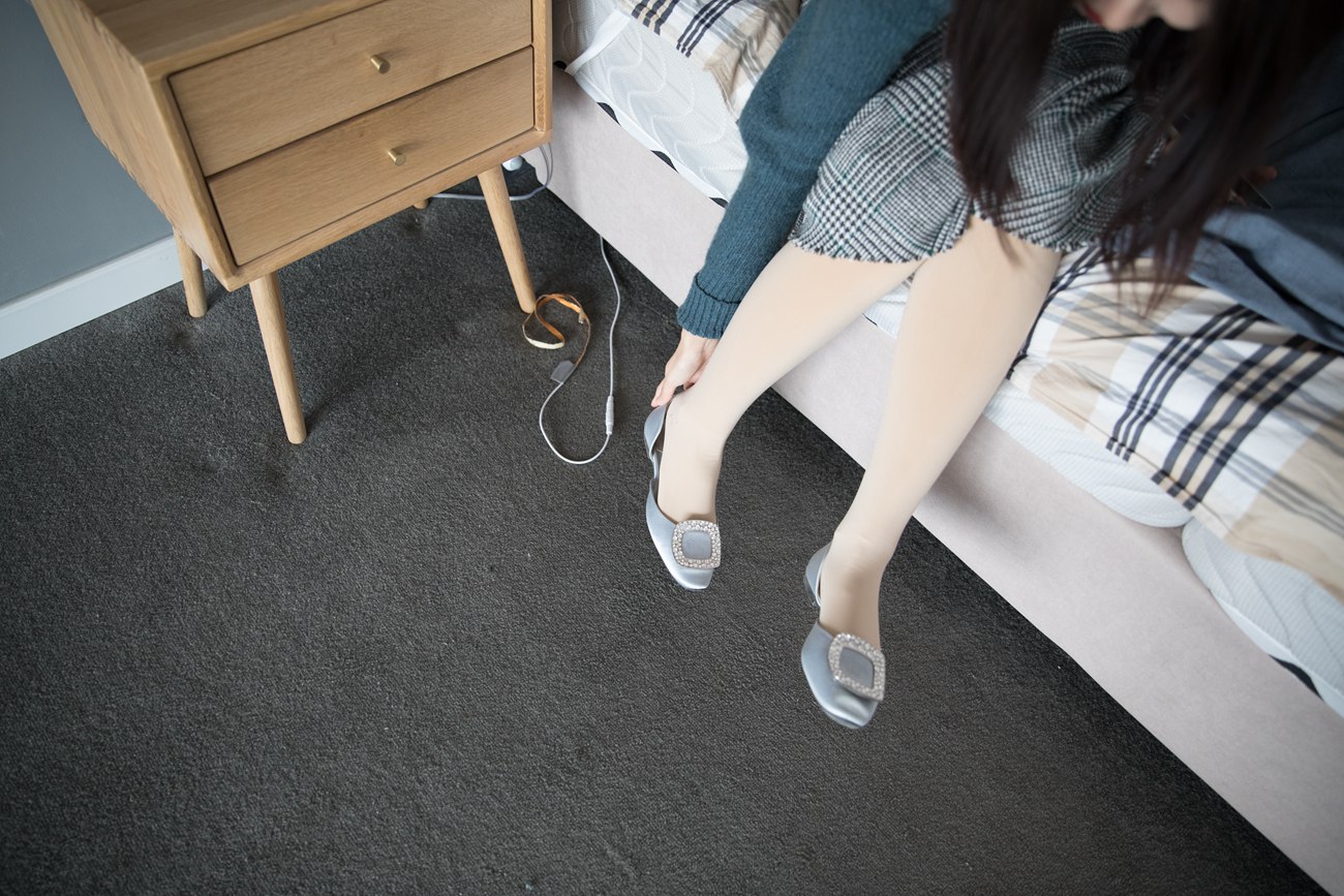 图片[24]-勿恋传媒 No.124 可儿-床边的肉丝秀 [99P] – 速更版-美库