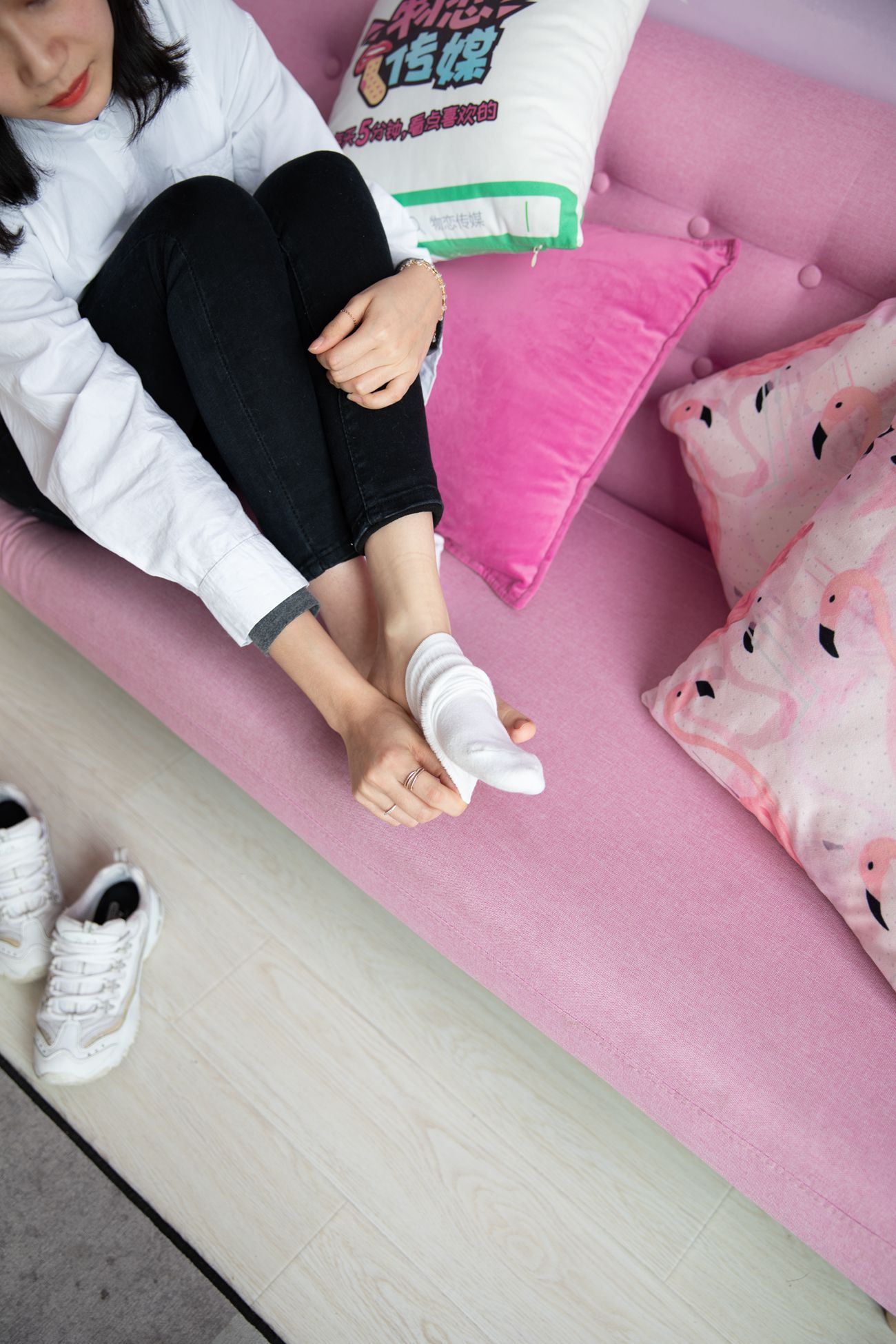 图片[129]-勿恋传媒 No.125 落落-实力演绎东北妹字的冬天 [218P] – 速更版-美库