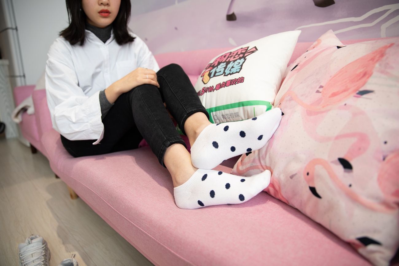 图片[148]-勿恋传媒 No.125 落落-实力演绎东北妹字的冬天 [218P] – 速更版-美库