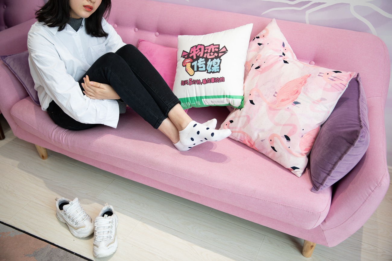 图片[158]-勿恋传媒 No.125 落落-实力演绎东北妹字的冬天 [218P] – 速更版-美库