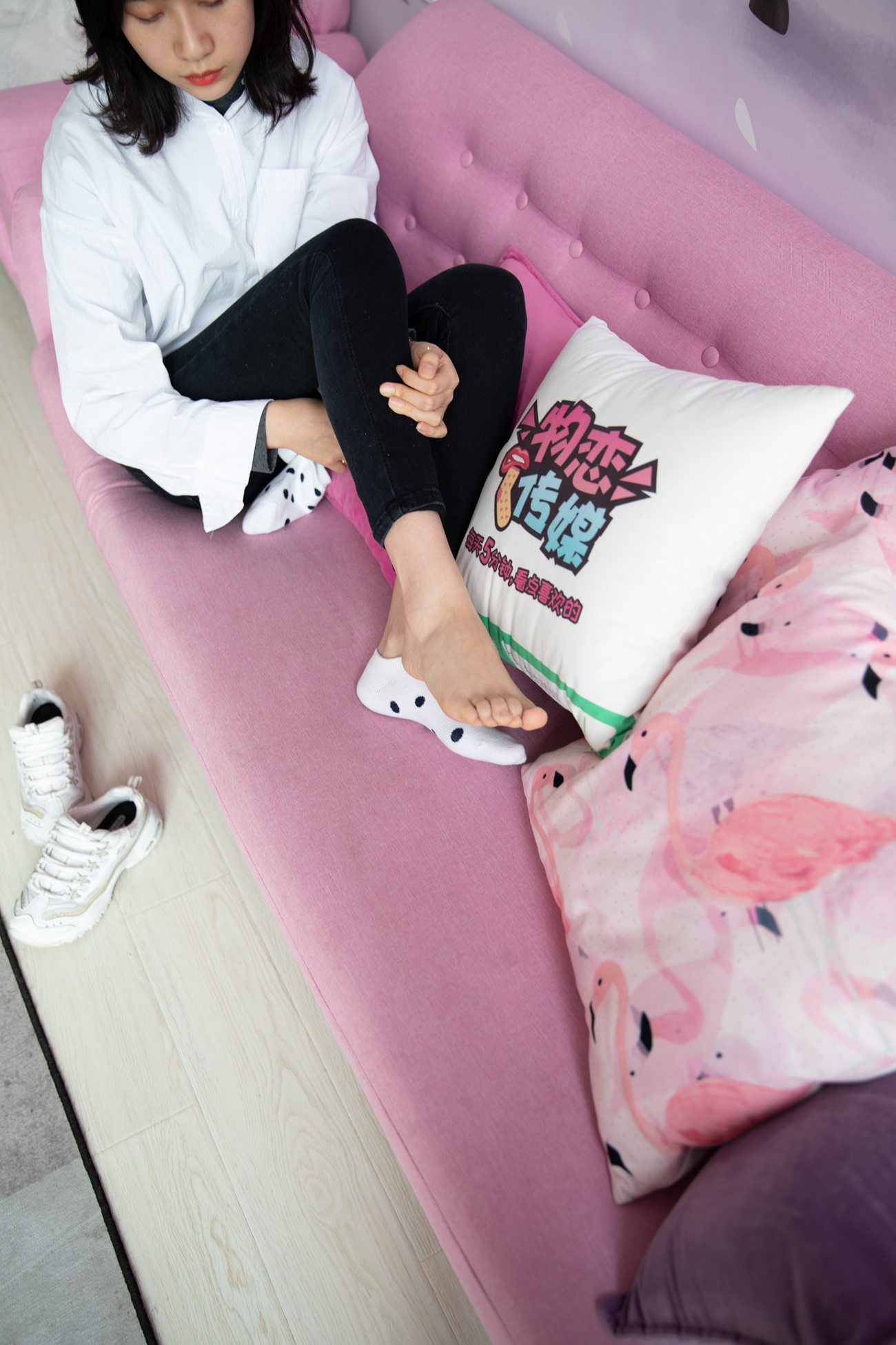 图片[183]-勿恋传媒 No.125 落落-实力演绎东北妹字的冬天 [218P] – 速更版-美库