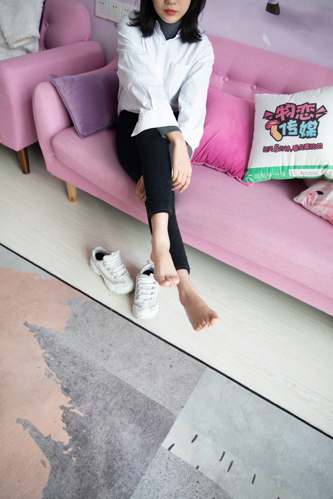 图片[211]-勿恋传媒 No.125 落落-实力演绎东北妹字的冬天 [218P] – 速更版-美库