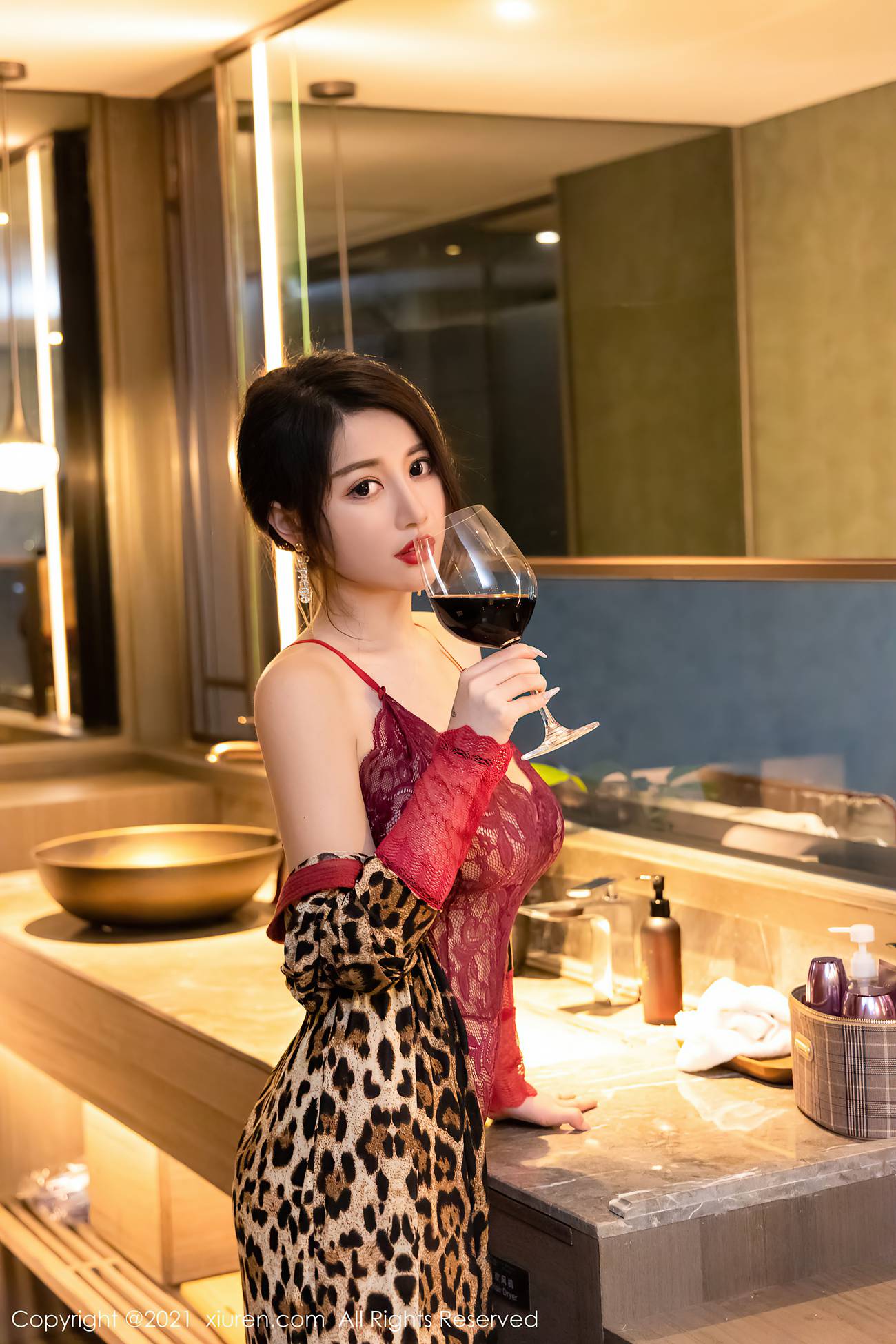 图片[70]-[XIUREN秀人网] 2021.06.30 No.3605 美七Mia [93P] – 速更版-美库