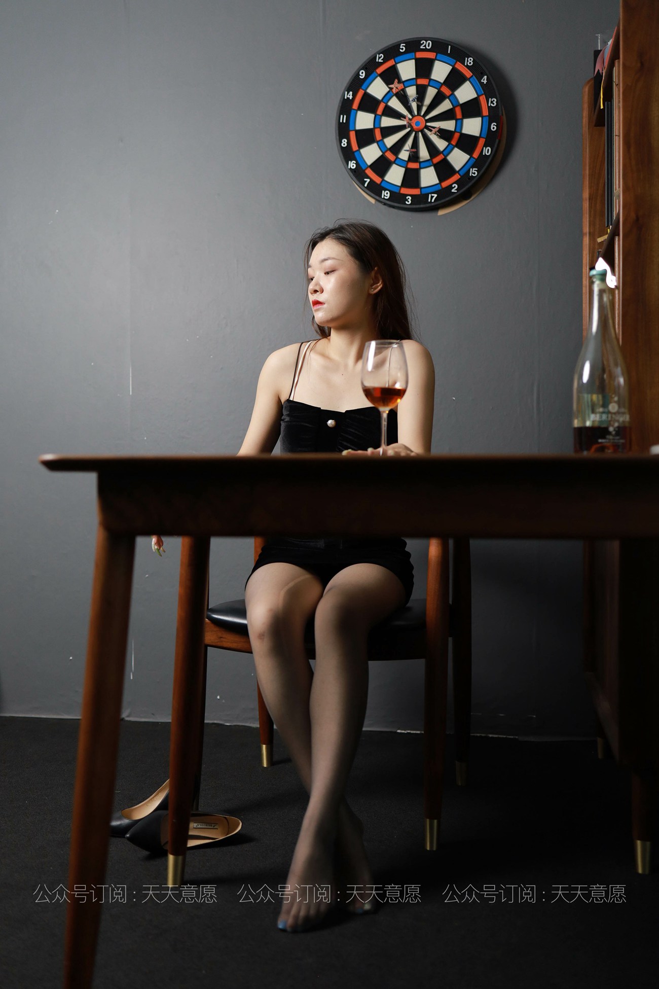 图片[23]-[IESS异思趣向] 耽丝 20210630 可可的黑丝吊带裙 [84P] – 速更版-美库