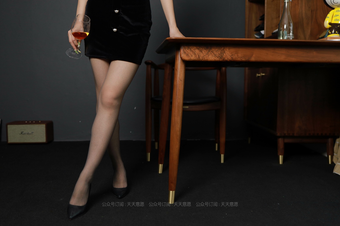 图片[45]-[IESS异思趣向] 耽丝 20210630 可可的黑丝吊带裙 [84P] – 速更版-美库