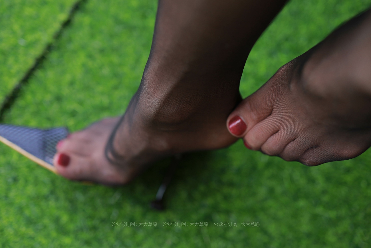 图片[26]-[IESS异思趣向] 耽丝 20210704 小六在阳台喝丝袜奶茶 [91P] – 速更版-美库