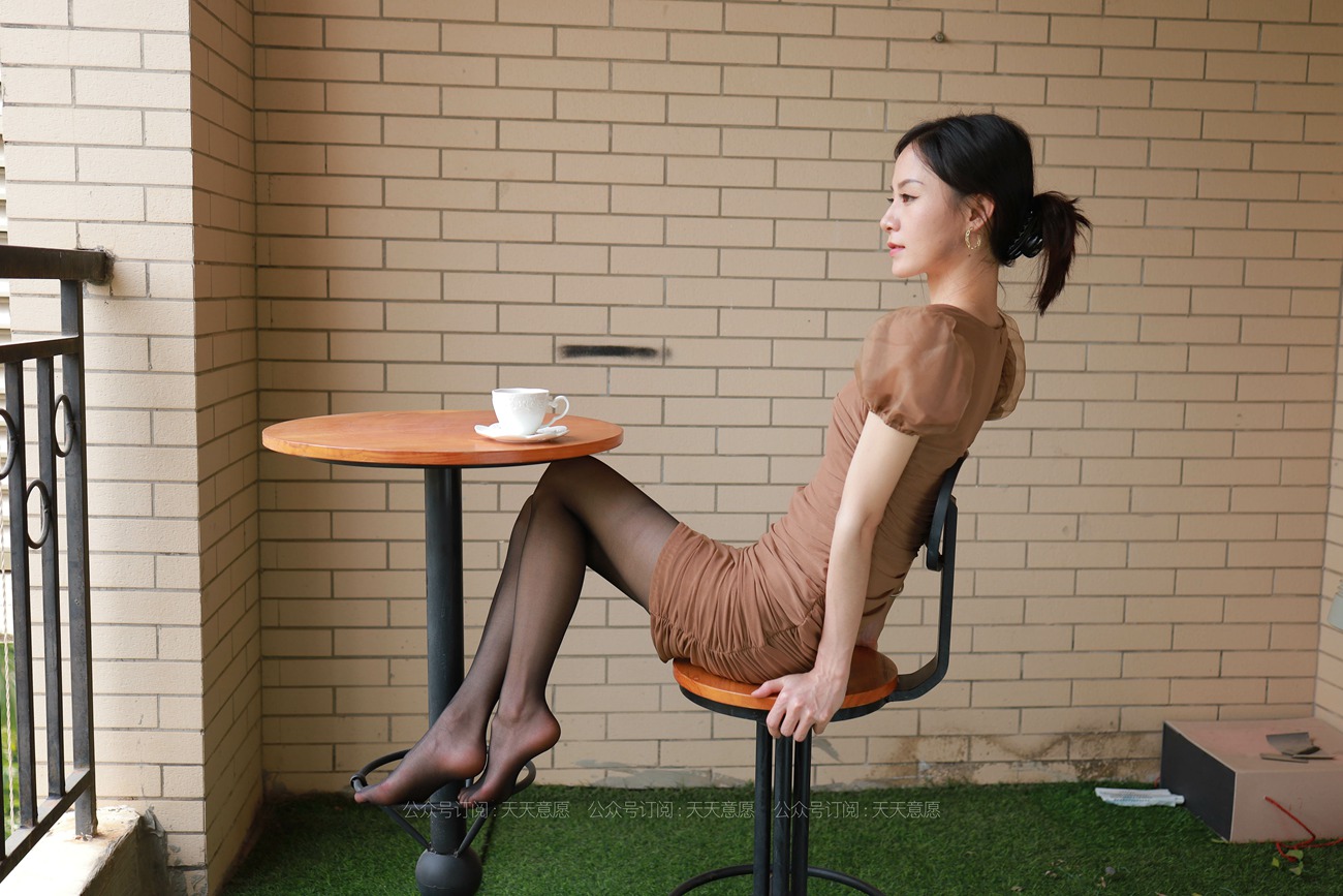 图片[27]-[IESS异思趣向] 耽丝 20210704 小六在阳台喝丝袜奶茶 [91P] – 速更版-美库