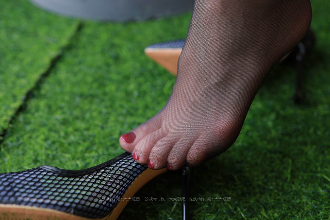 图片[32]-[IESS异思趣向] 耽丝 20210704 小六在阳台喝丝袜奶茶 [91P] – 速更版-美库