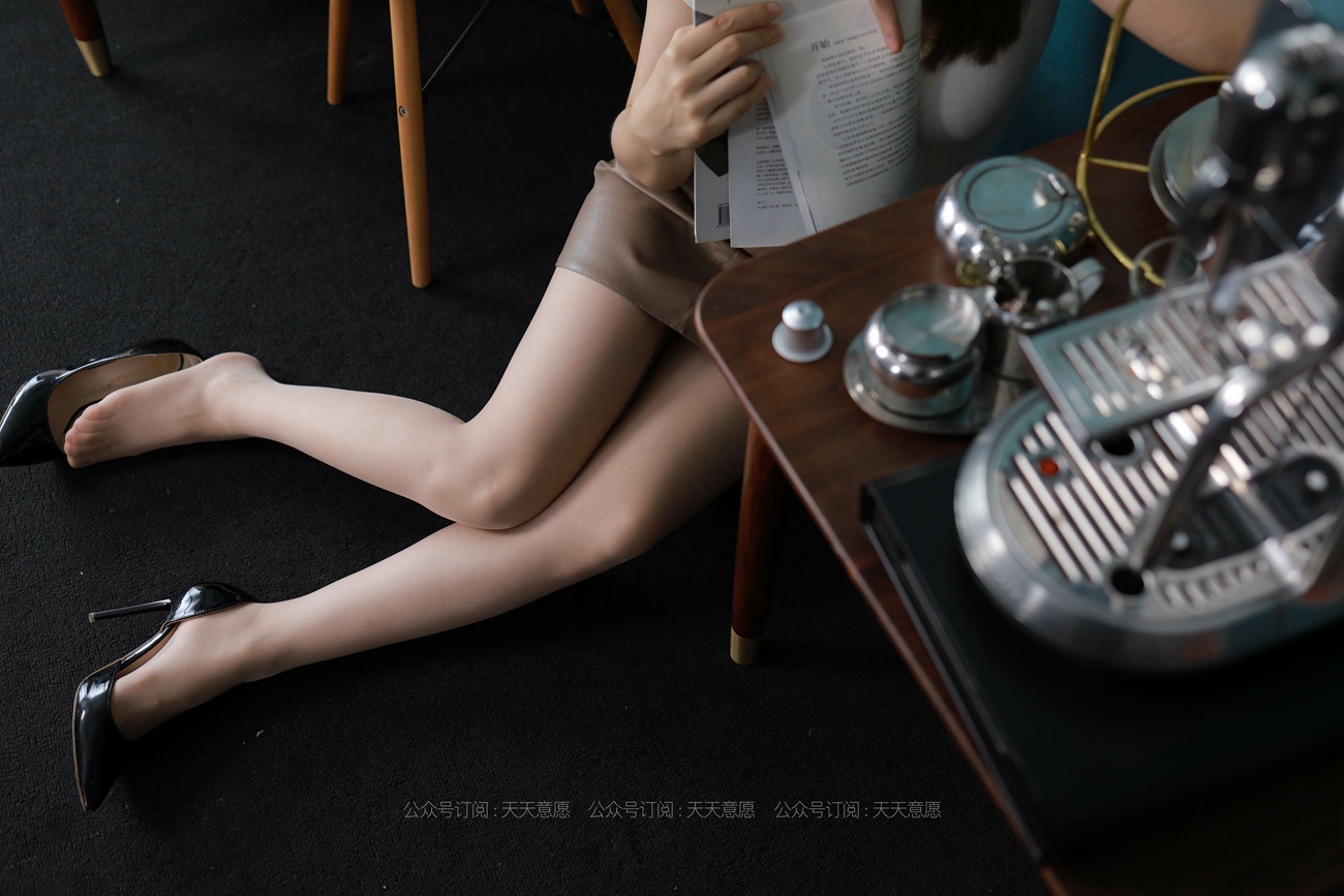 图片[81]-[IESS异思趣向] 耽丝 20210702 认真看书学习的小婕 [90P] – 速更版-美库