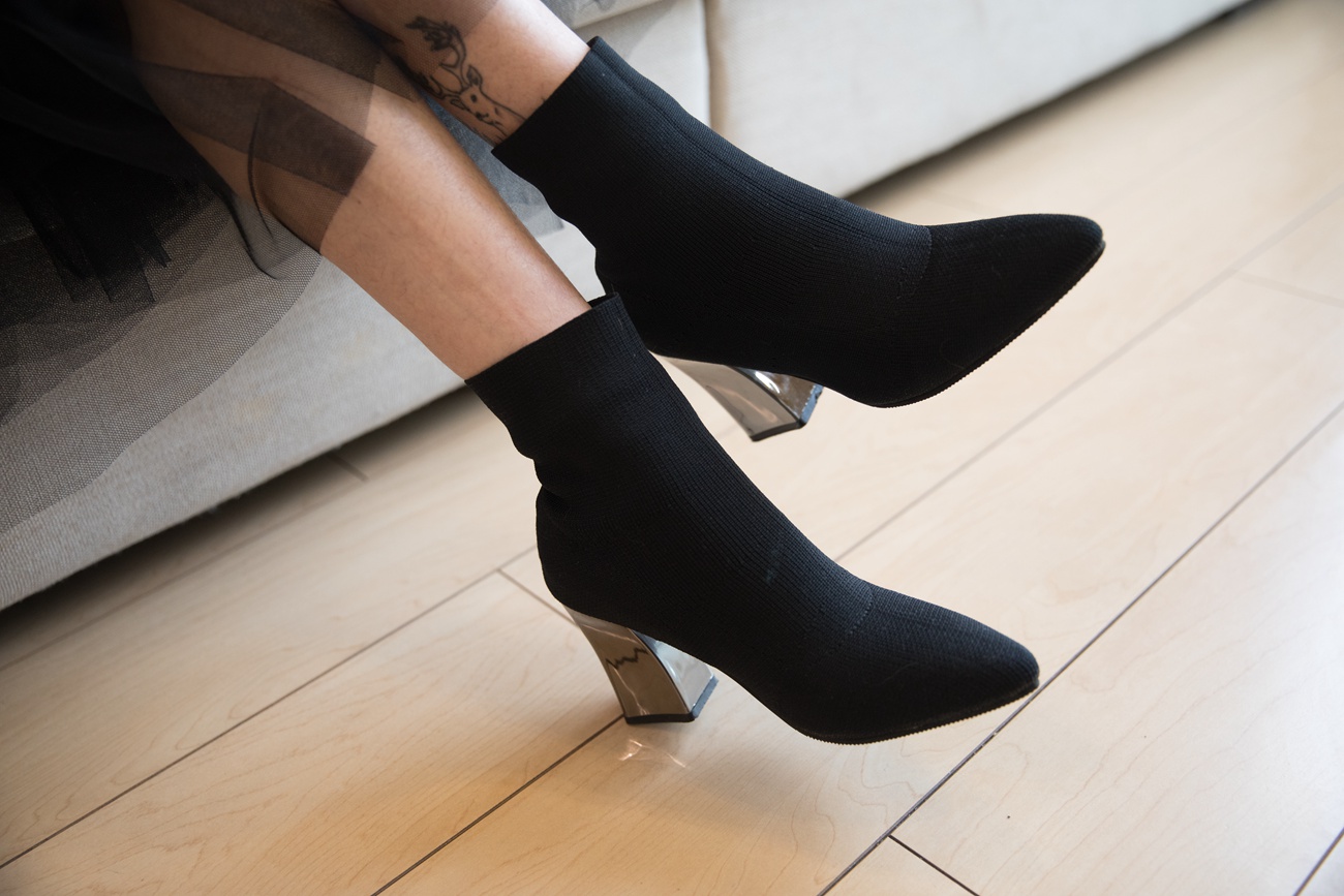 图片[19]-勿恋传媒 No.127 米莱-温暖的，毛衣纱裙袜子靴 [162P] – 速更版-美库