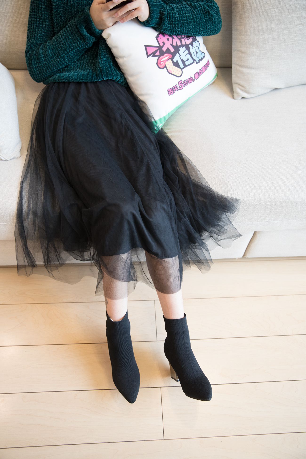 图片[22]-勿恋传媒 No.127 米莱-温暖的，毛衣纱裙袜子靴 [162P] – 速更版-美库