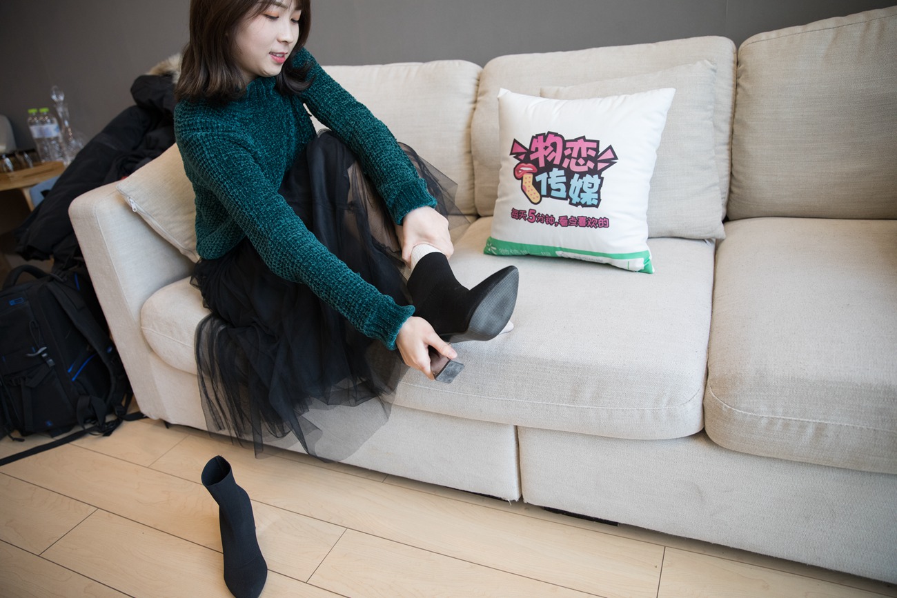 图片[45]-勿恋传媒 No.127 米莱-温暖的，毛衣纱裙袜子靴 [162P] – 速更版-美库