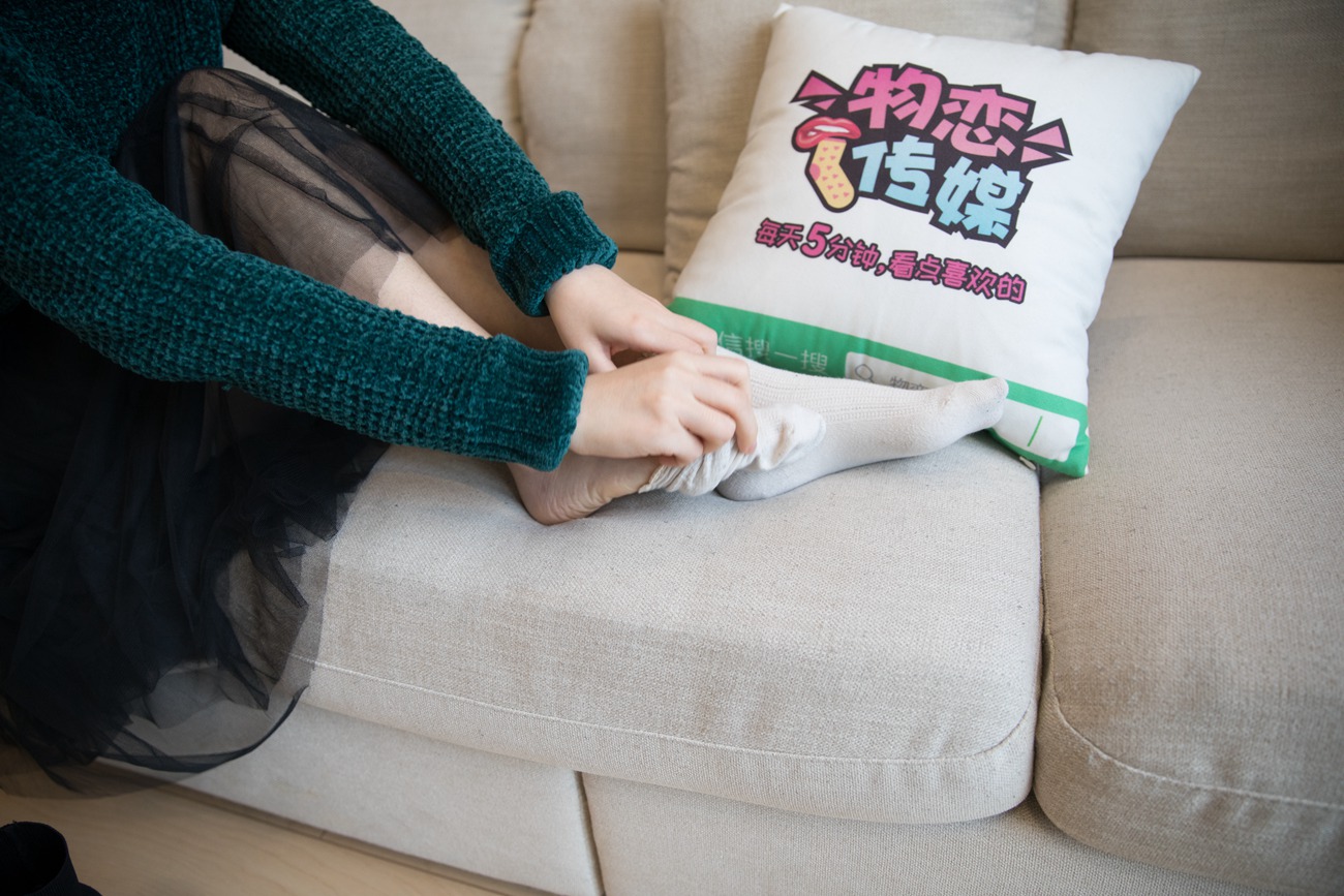 图片[93]-勿恋传媒 No.127 米莱-温暖的，毛衣纱裙袜子靴 [162P] – 速更版-美库