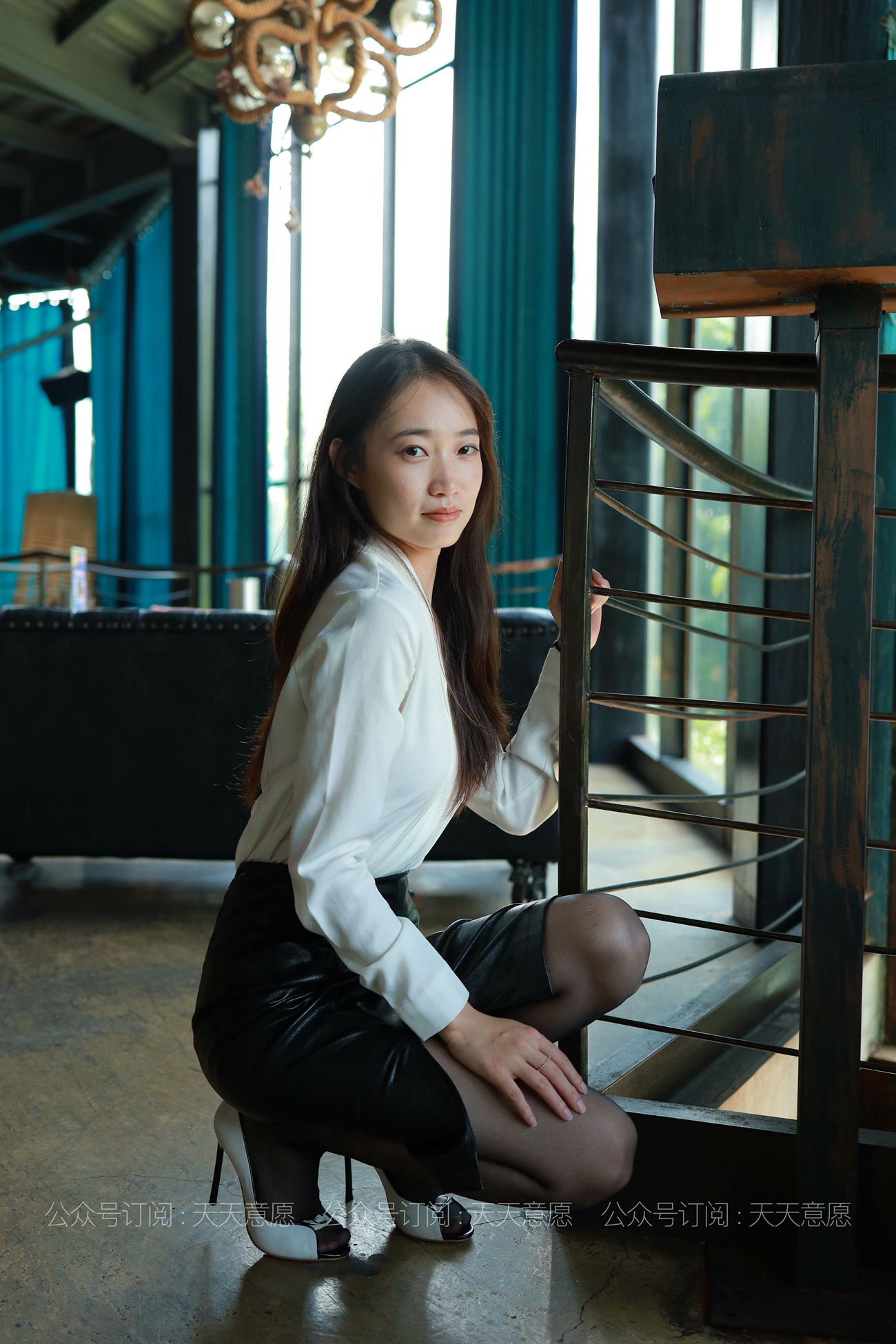 图片[16]-[IESS异思趣向] 耽丝 210526 小高的黑色皮短裙 [82P] – 速更版-美库