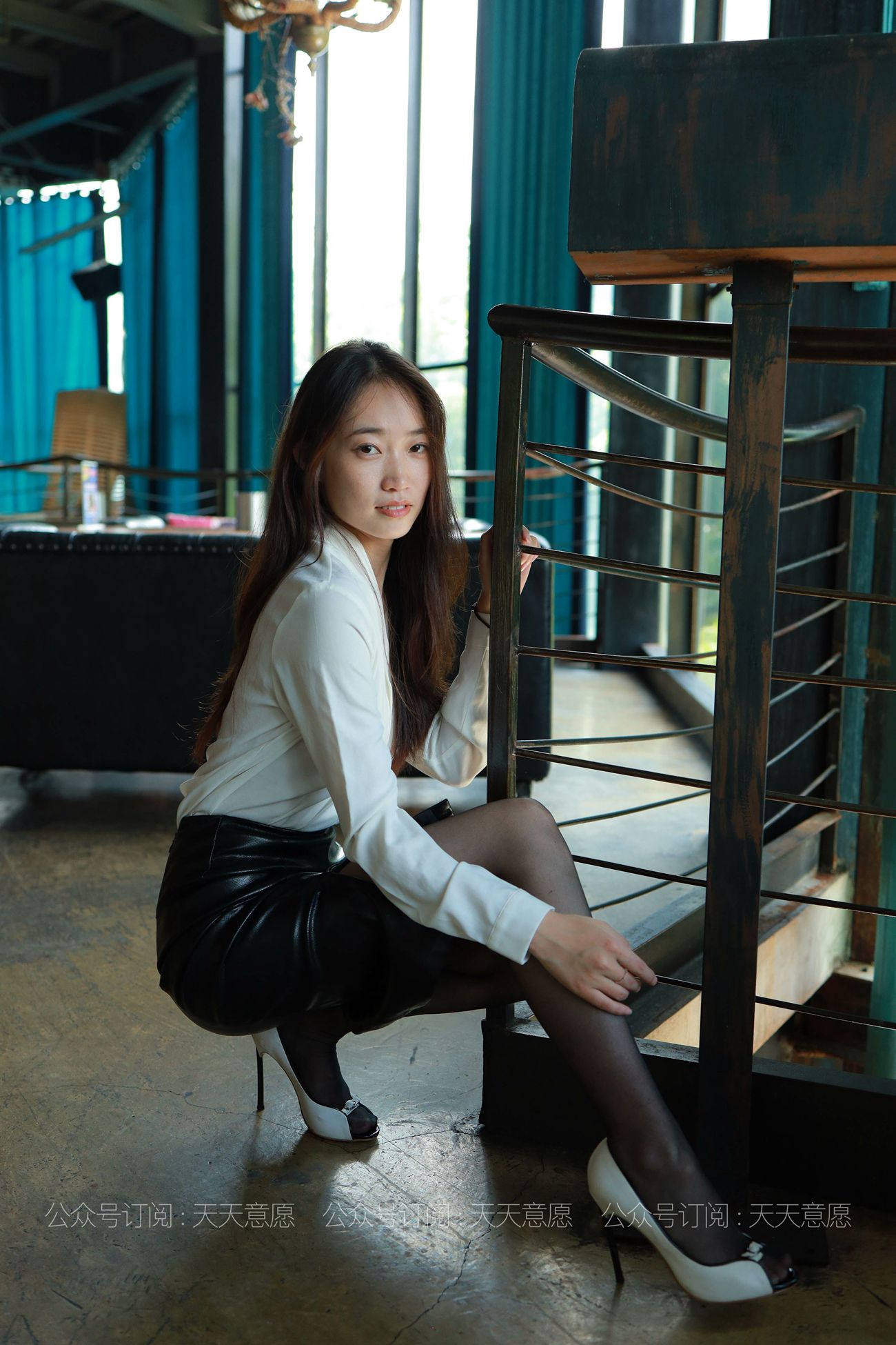 图片[17]-[IESS异思趣向] 耽丝 210526 小高的黑色皮短裙 [82P] – 速更版-美库