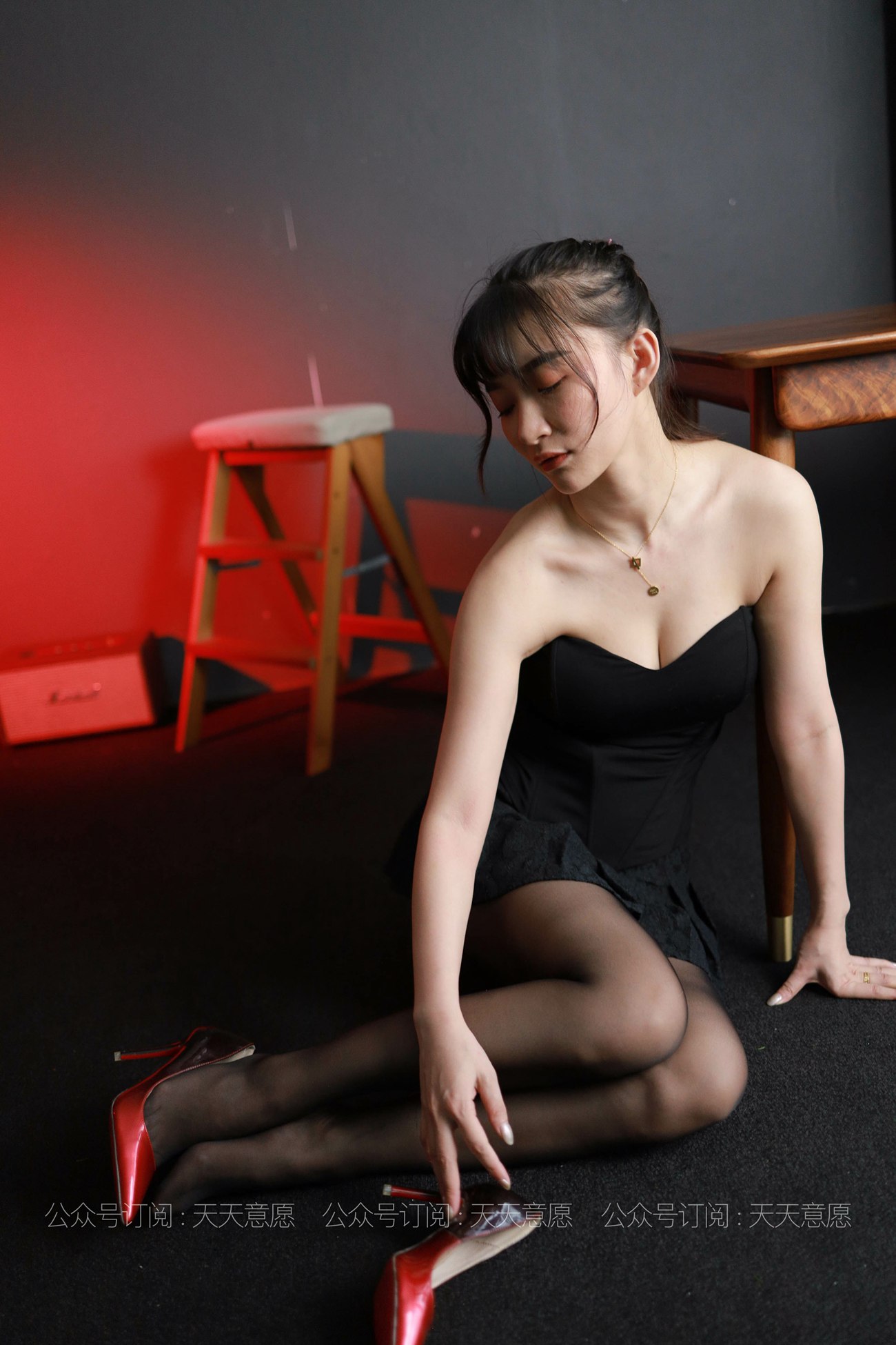 图片[28]-[IESS异思趣向] 耽丝 210528 秋秋的红色诱惑 [90P] – 速更版-美库