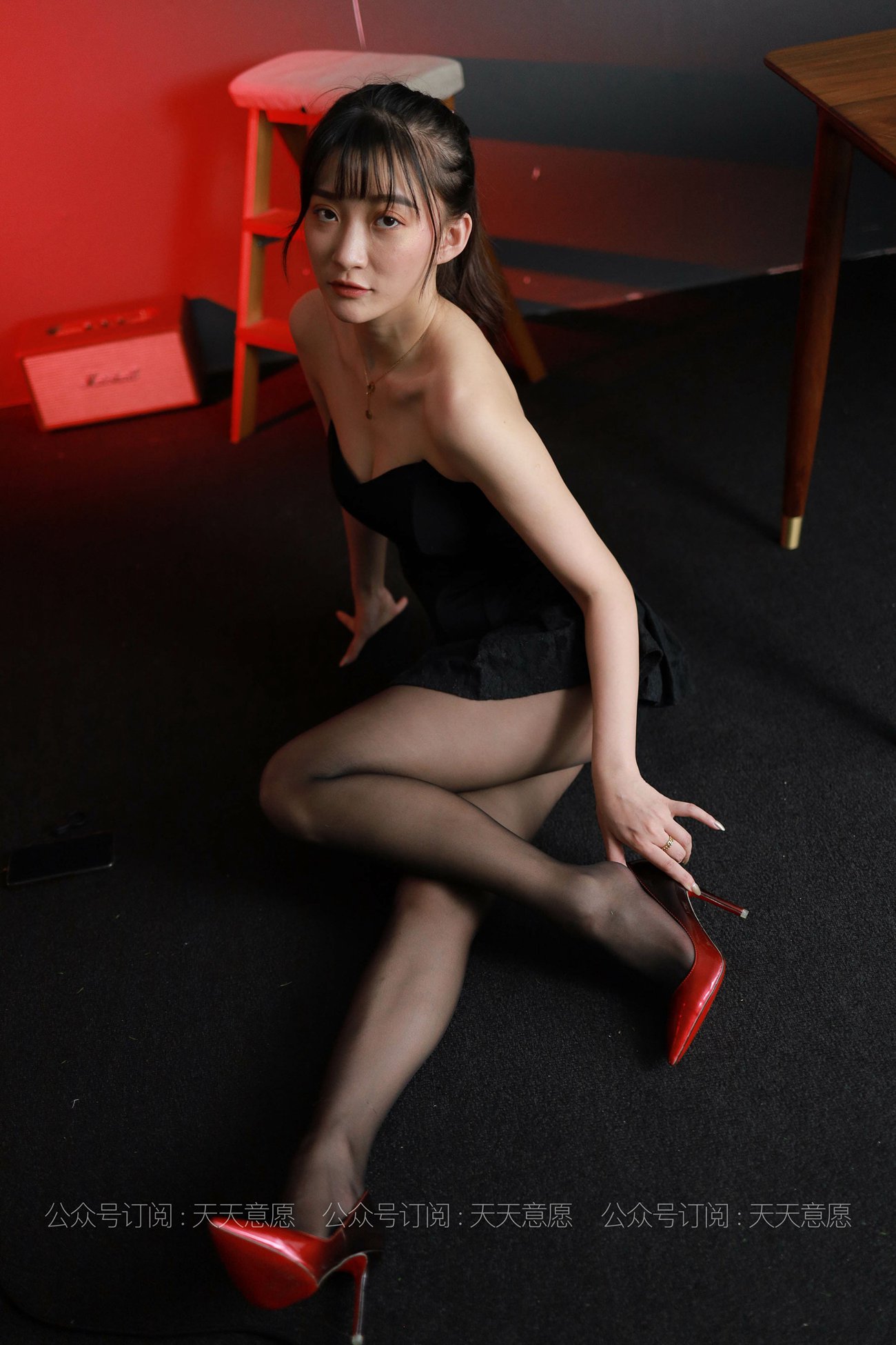 图片[30]-[IESS异思趣向] 耽丝 210528 秋秋的红色诱惑 [90P] – 速更版-美库