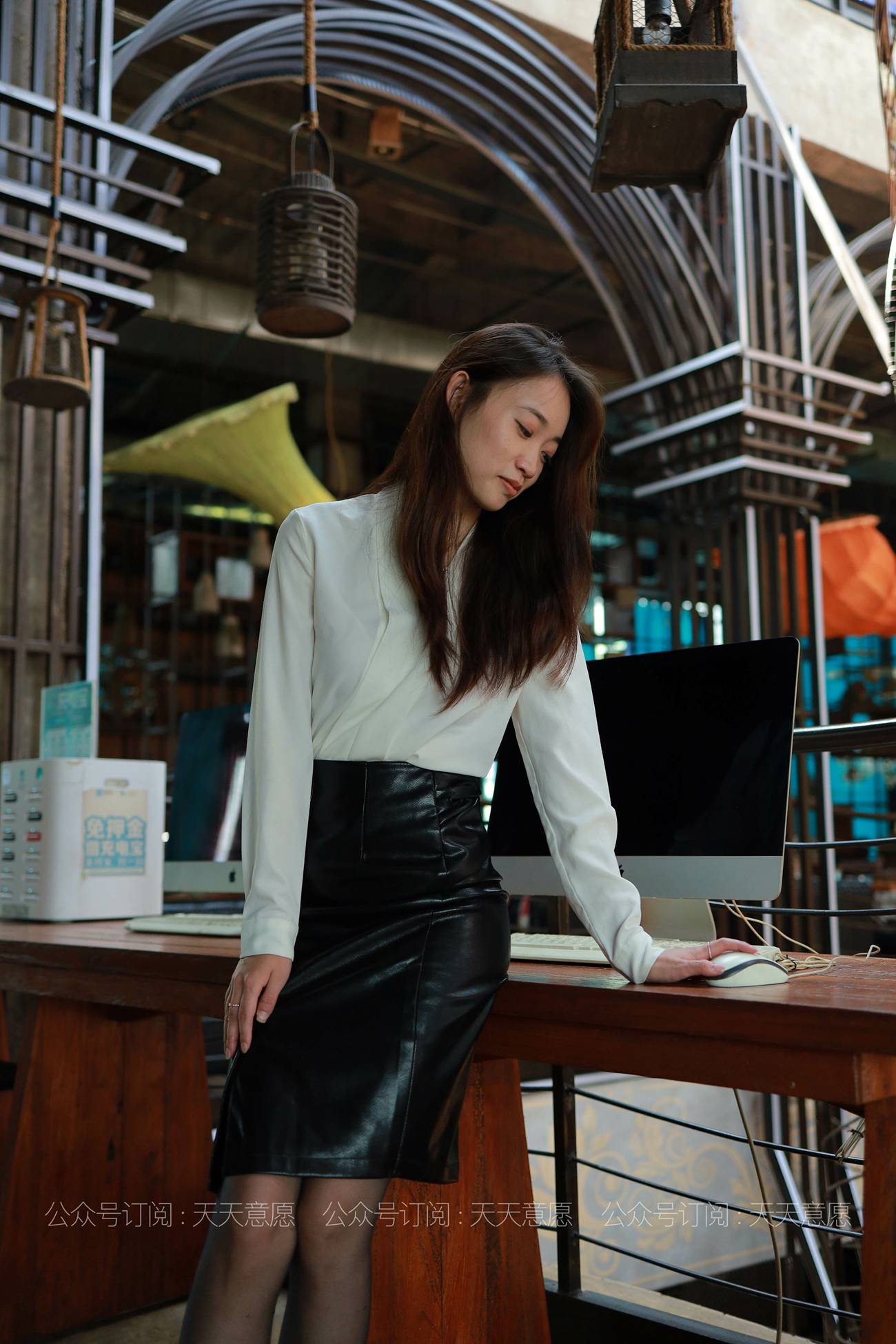 图片[53]-[IESS异思趣向] 耽丝 210526 小高的黑色皮短裙 [82P] – 速更版-美库