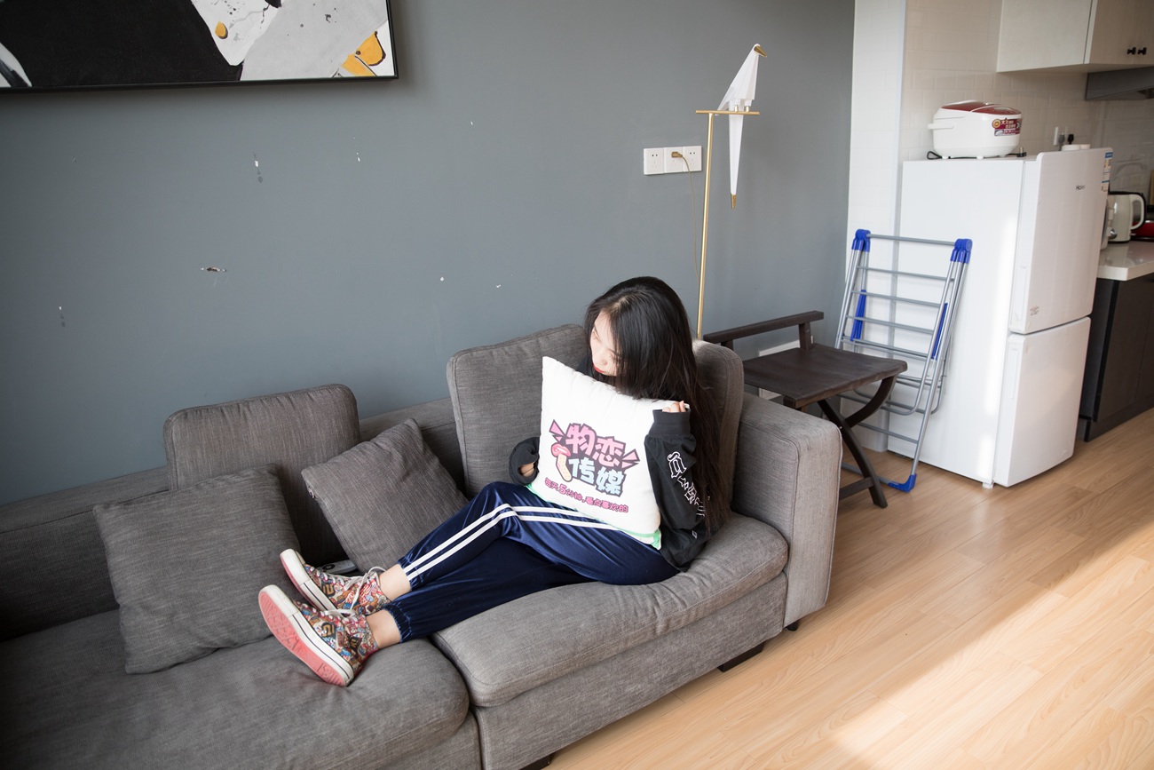 图片[17]-勿恋传媒 No.130 璐璐-花团锦簇帆布鞋之美 [177P] – 速更版-美库