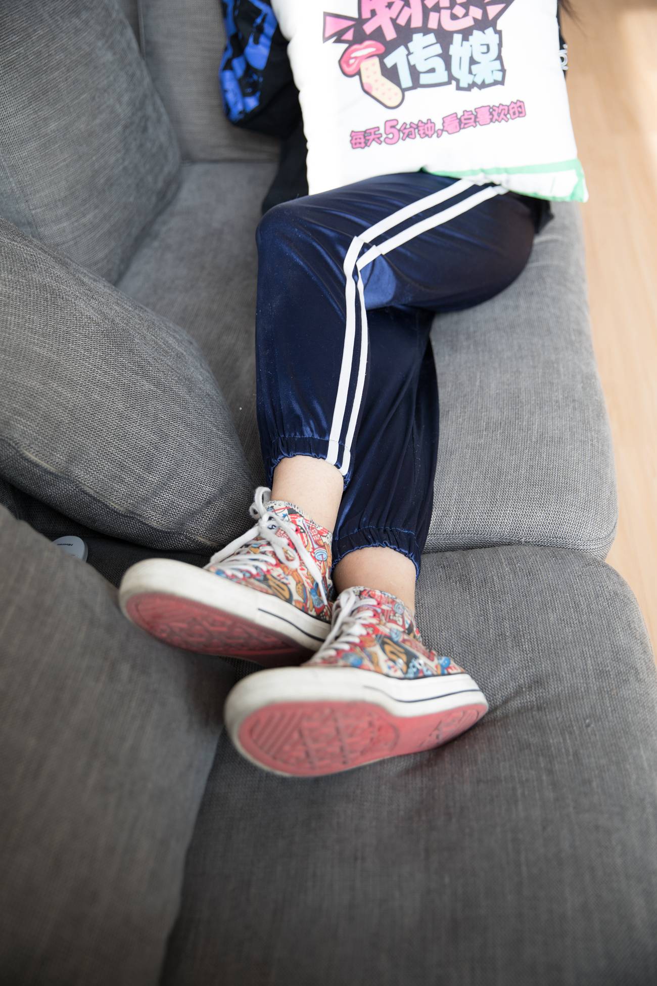 图片[21]-勿恋传媒 No.130 璐璐-花团锦簇帆布鞋之美 [177P] – 速更版-美库