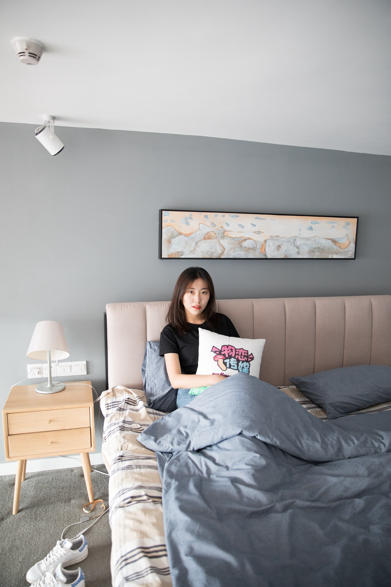 图片[14]-勿恋传媒 No.132 Elise-床边的白色板鞋搭配白色棉袜与灰色棉袜 [147P] – 速更版-美库