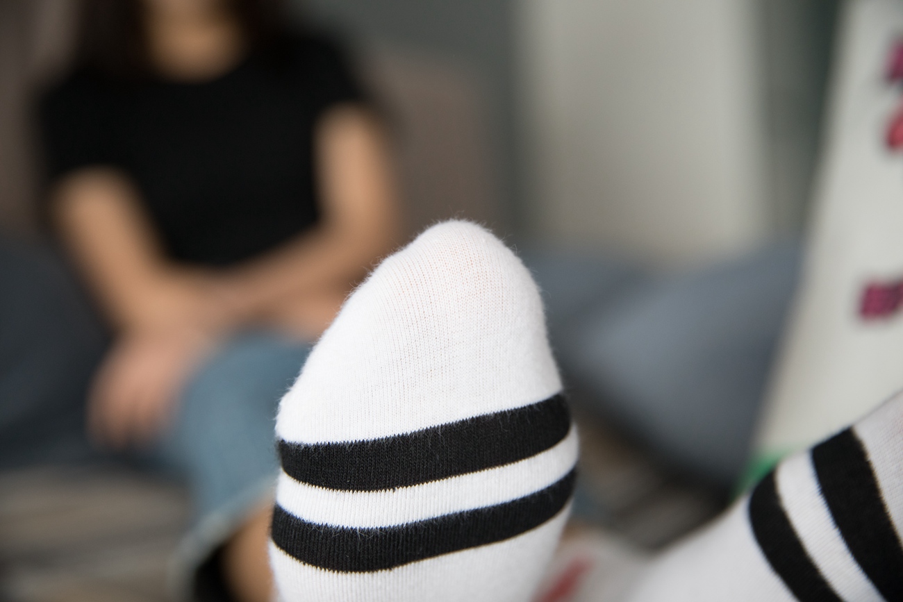 图片[41]-勿恋传媒 No.132 Elise-床边的白色板鞋搭配白色棉袜与灰色棉袜 [147P] – 速更版-美库