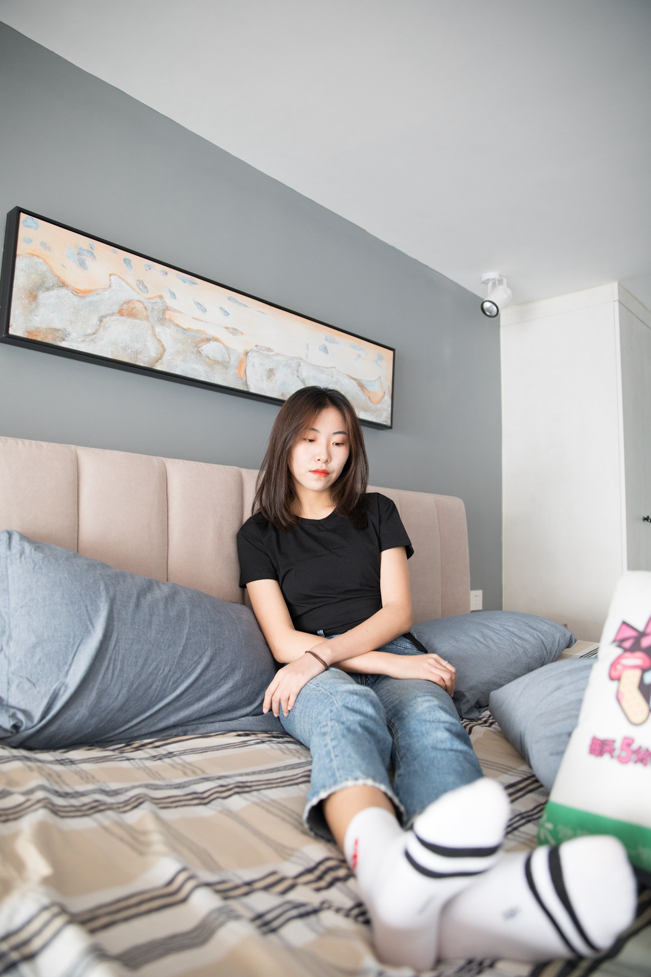 图片[42]-勿恋传媒 No.132 Elise-床边的白色板鞋搭配白色棉袜与灰色棉袜 [147P] – 速更版-美库