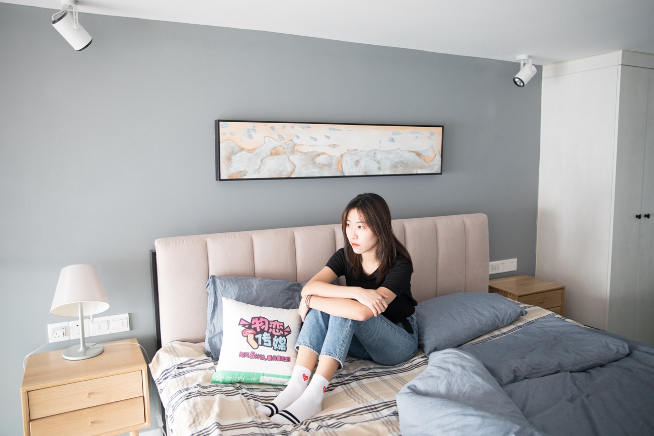 图片[45]-勿恋传媒 No.132 Elise-床边的白色板鞋搭配白色棉袜与灰色棉袜 [147P] – 速更版-美库