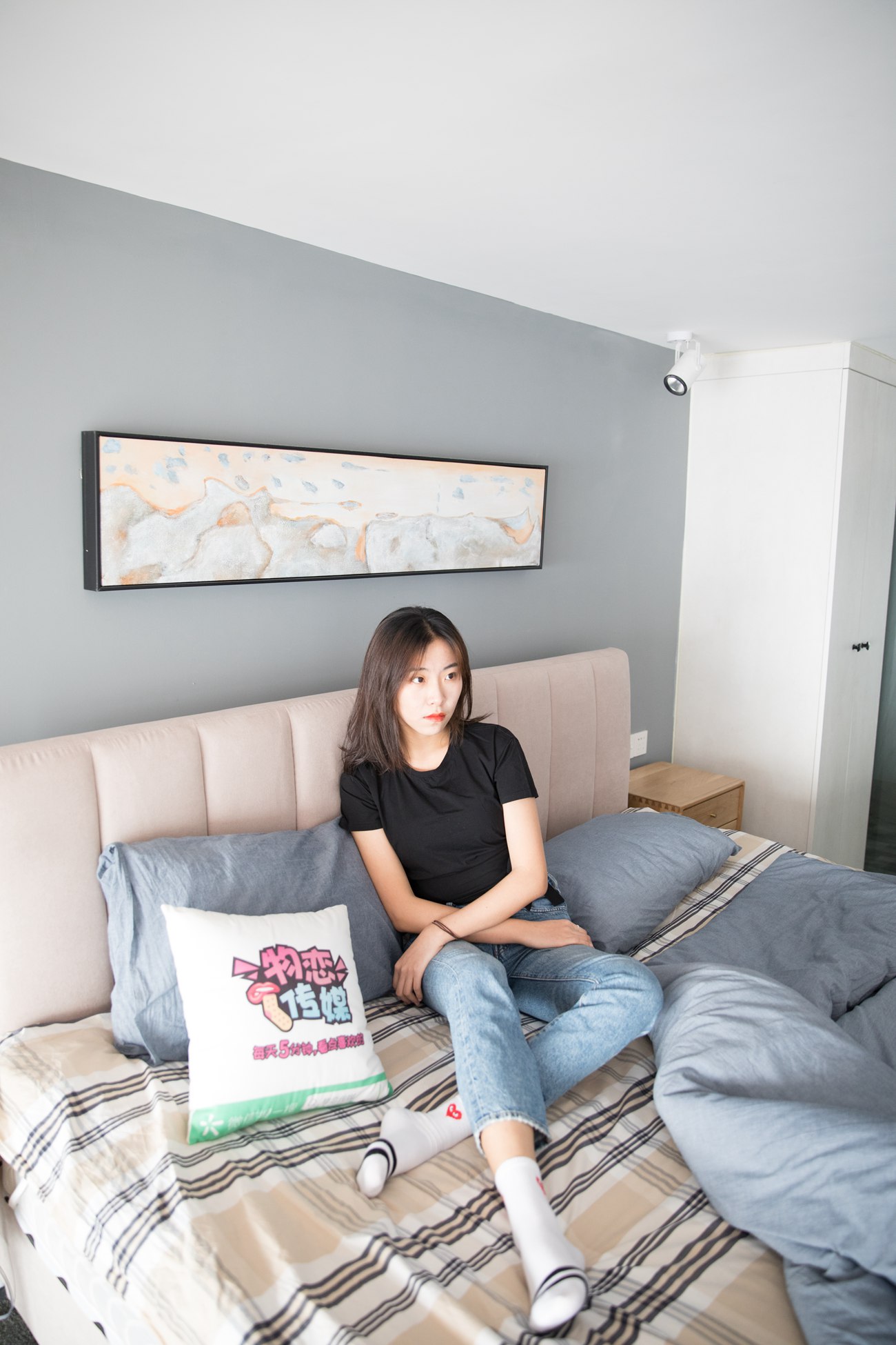 图片[57]-勿恋传媒 No.132 Elise-床边的白色板鞋搭配白色棉袜与灰色棉袜 [147P] – 速更版-美库