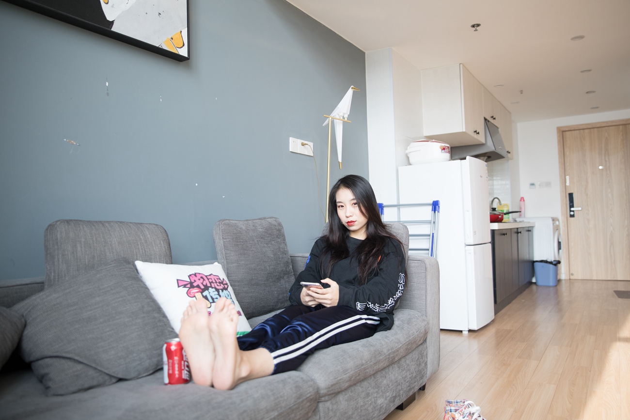 图片[144]-勿恋传媒 No.130 璐璐-花团锦簇帆布鞋之美 [177P] – 速更版-美库