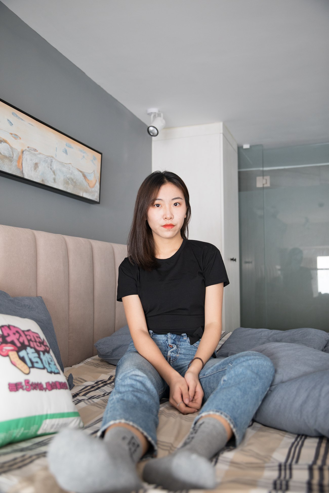 图片[137]-勿恋传媒 No.132 Elise-床边的白色板鞋搭配白色棉袜与灰色棉袜 [147P] – 速更版-美库