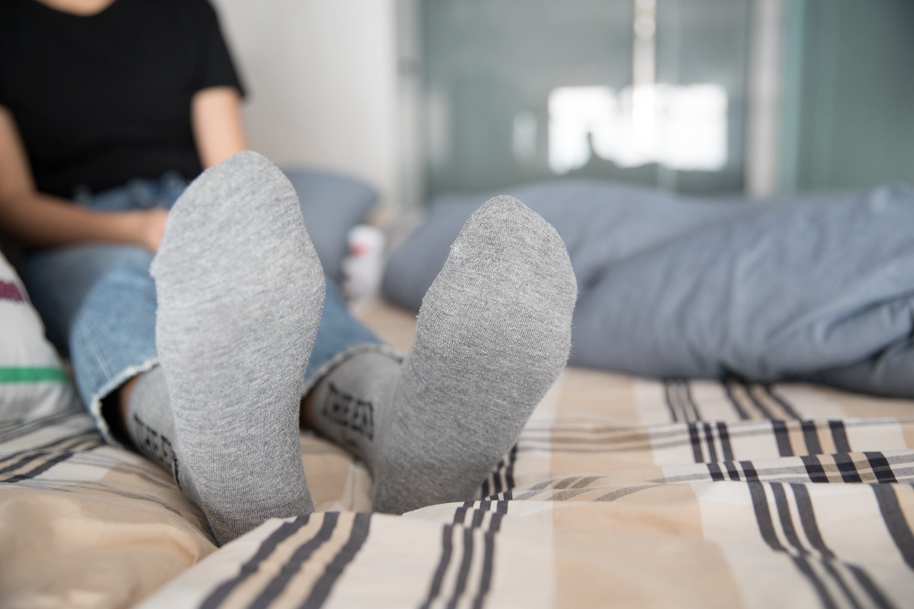 图片[140]-勿恋传媒 No.132 Elise-床边的白色板鞋搭配白色棉袜与灰色棉袜 [147P] – 速更版-美库