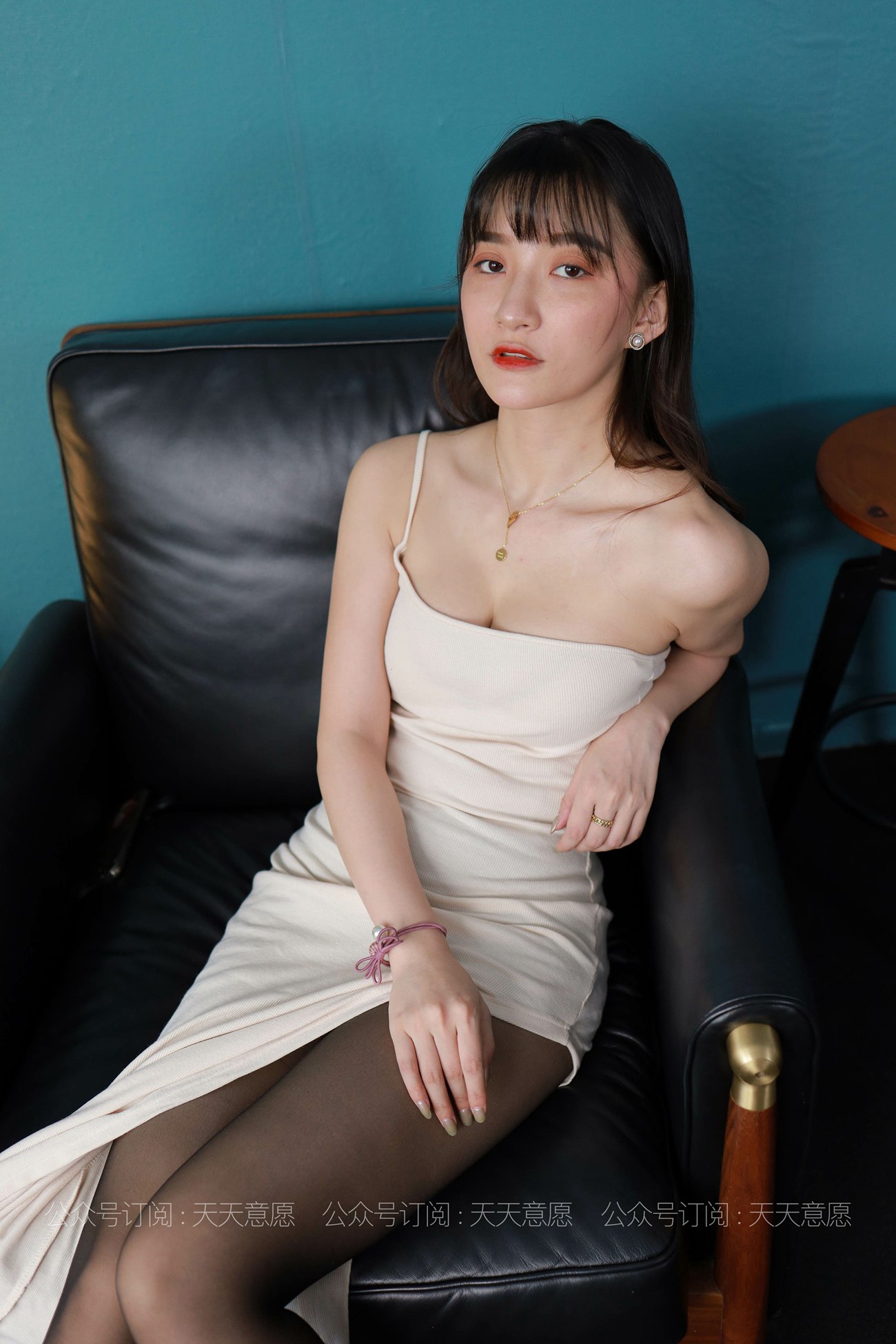 图片[24]-[IESS异思趣向] 耽丝 210614 秋秋的黑丝开衩长裙 [90P] – 速更版-美库