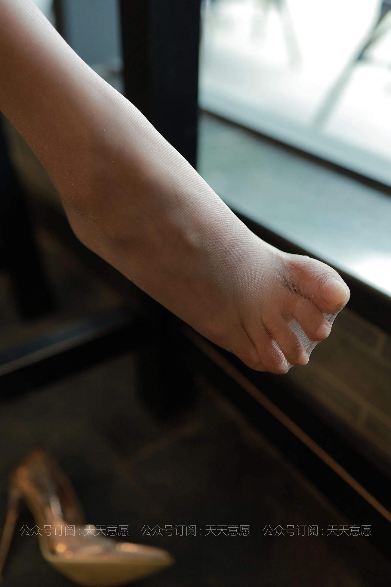 图片[39]-[IESS异思趣向] 耽丝 210709 婉苹职业装户外办公  [77P] – 速更版-美库