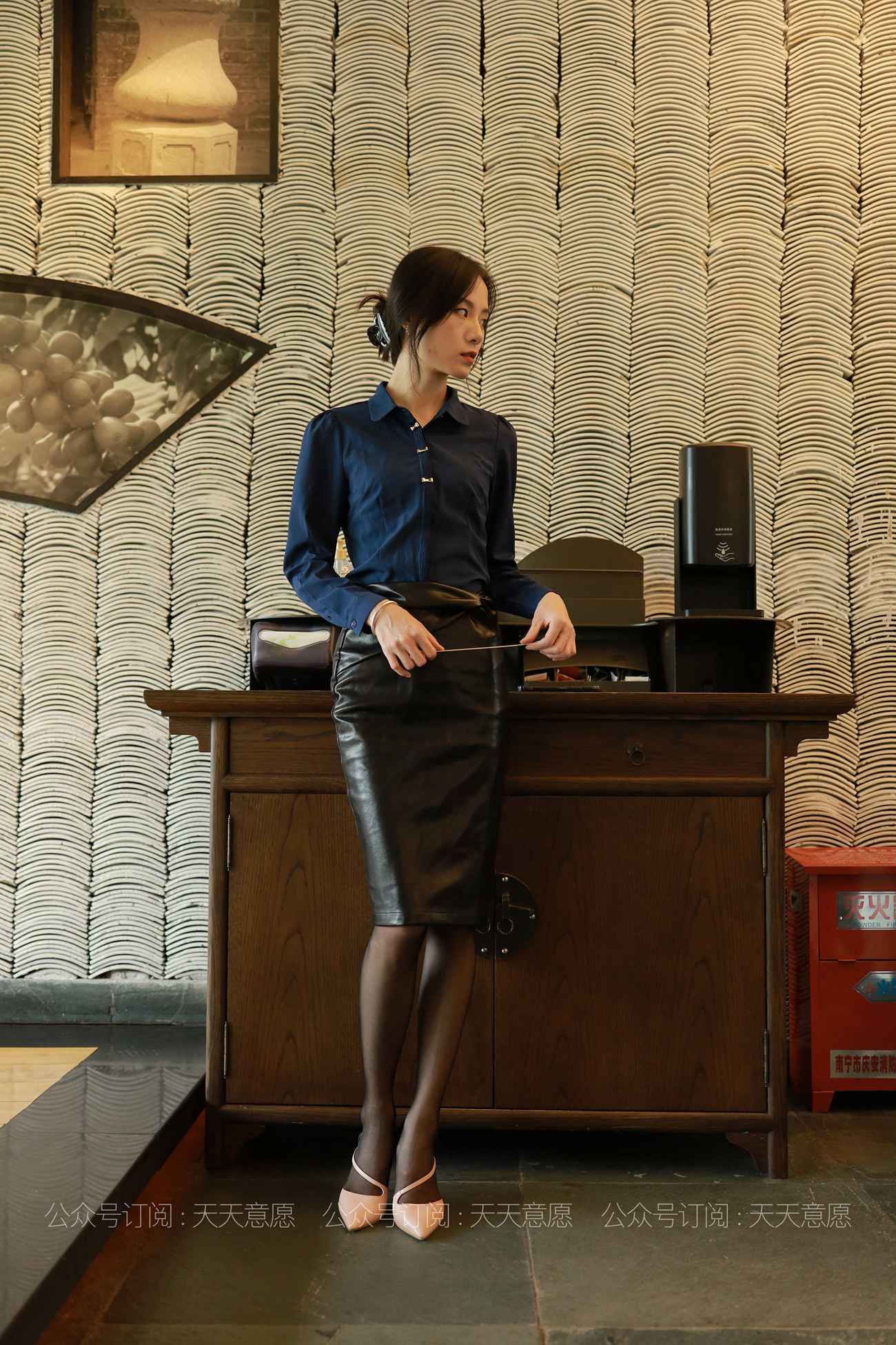 图片[27]-[IESS异思趣向] 耽丝 210722 小六的黑色皮短裙 [88P] – 速更版-美库