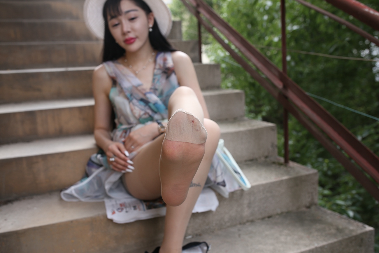 图片[24]-大西瓜爱牙膏-早期作品-S009 红嘴唇少妇 [337P] – 速更版-美库