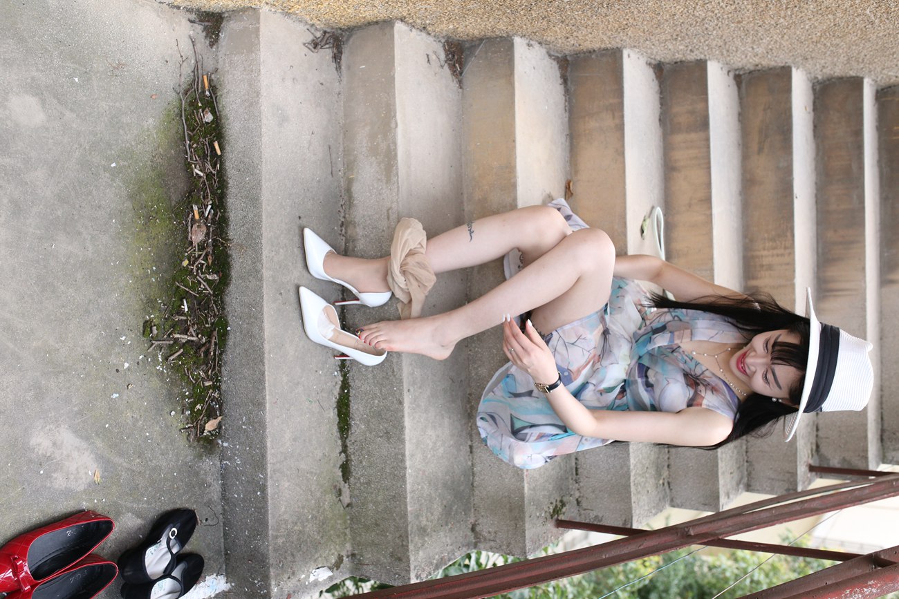 图片[102]-大西瓜爱牙膏-早期作品-S009 红嘴唇少妇 [337P] – 速更版-美库