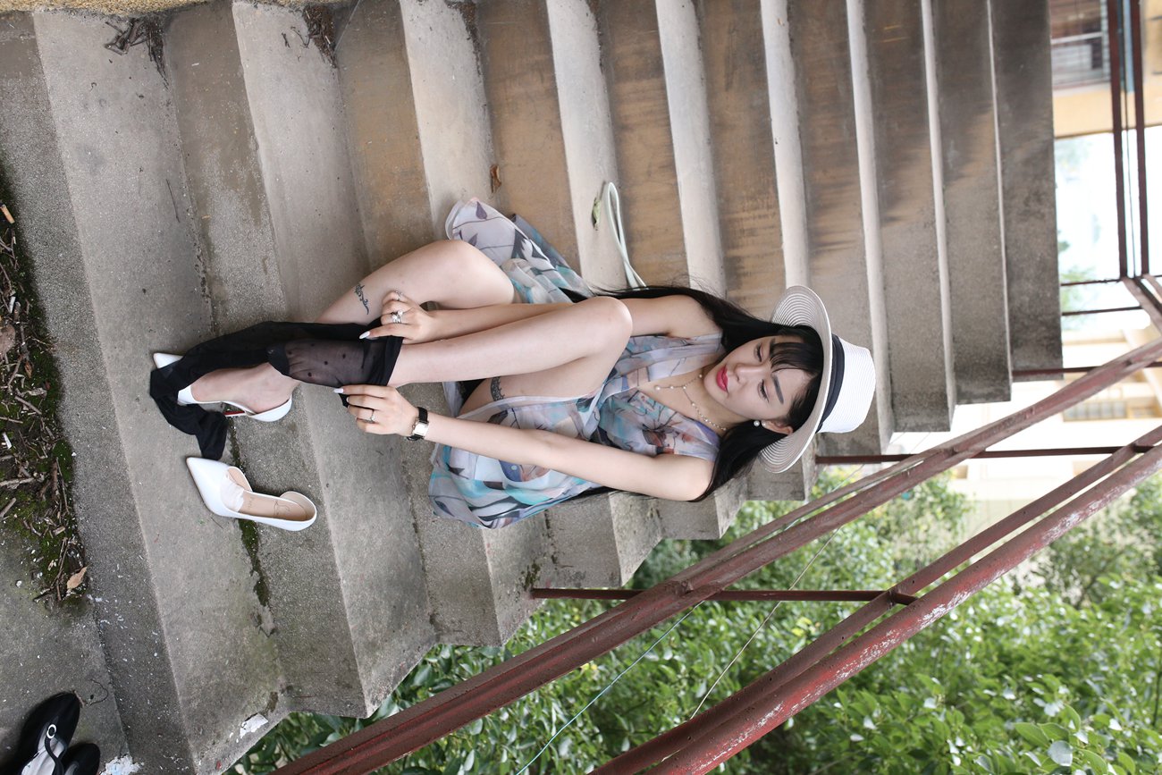 图片[111]-大西瓜爱牙膏-早期作品-S009 红嘴唇少妇 [337P] – 速更版-美库