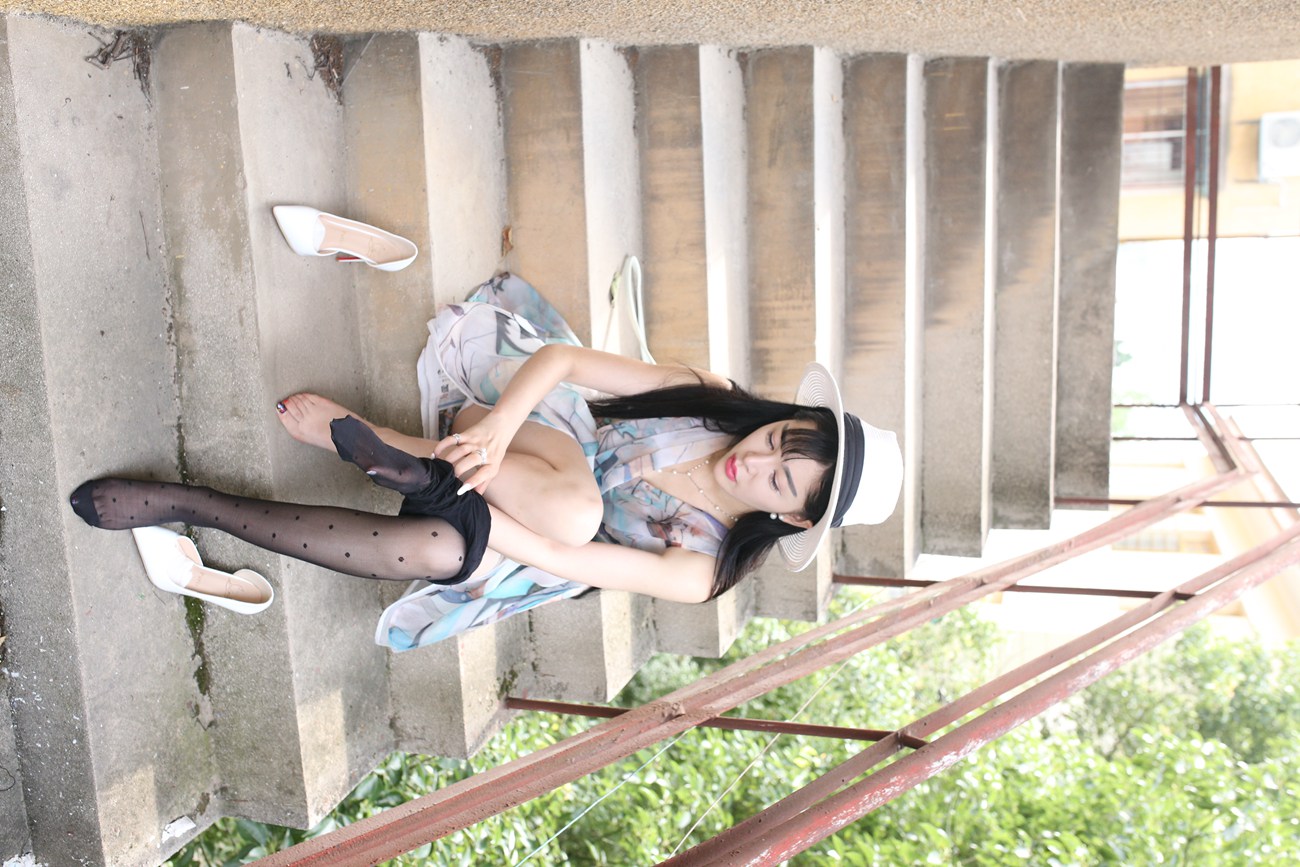 图片[122]-大西瓜爱牙膏-早期作品-S009 红嘴唇少妇 [337P] – 速更版-美库