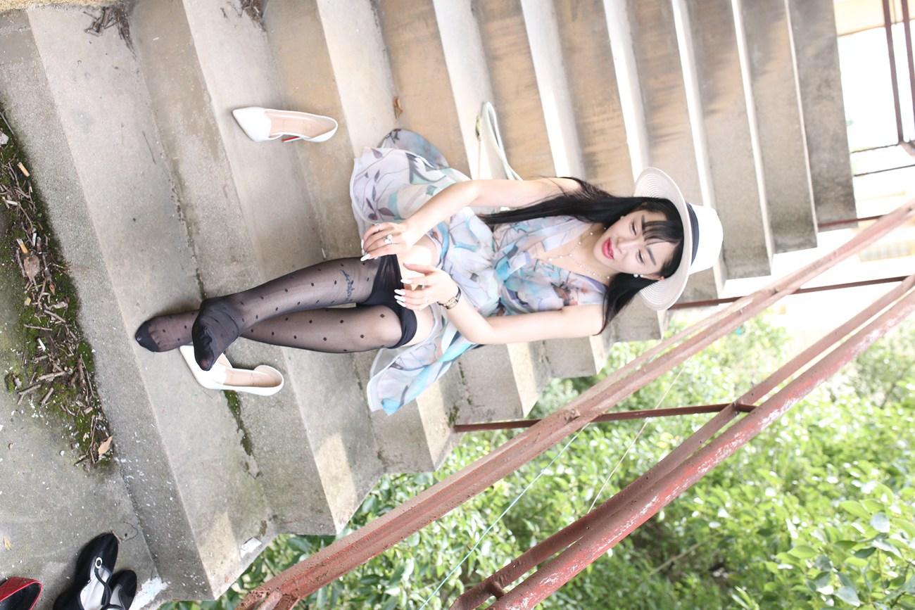 图片[123]-大西瓜爱牙膏-早期作品-S009 红嘴唇少妇 [337P] – 速更版-美库