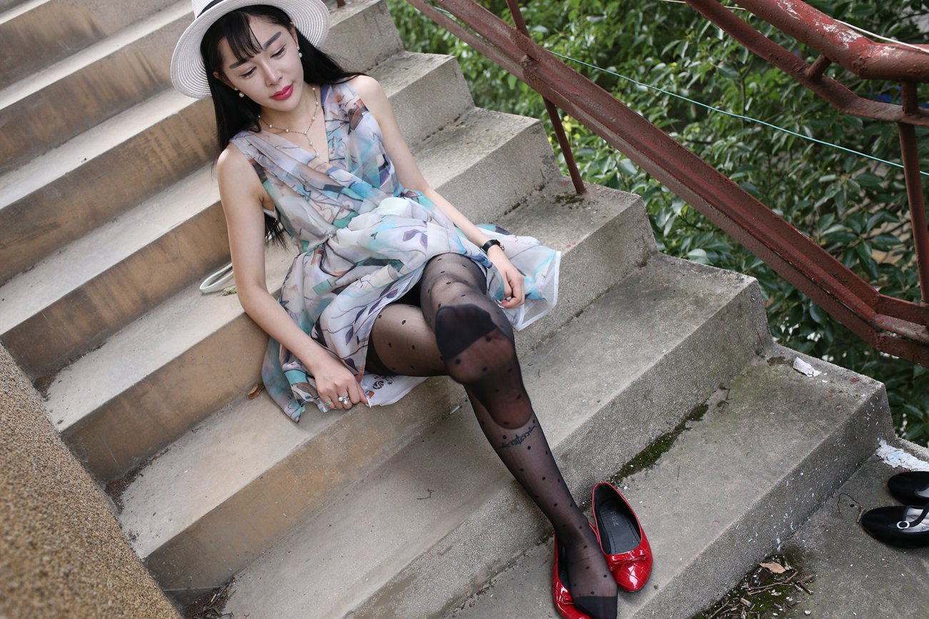 图片[152]-大西瓜爱牙膏-早期作品-S009 红嘴唇少妇 [337P] – 速更版-美库