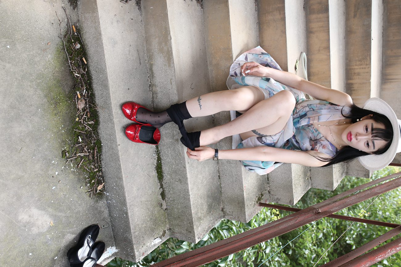 图片[171]-大西瓜爱牙膏-早期作品-S009 红嘴唇少妇 [337P] – 速更版-美库