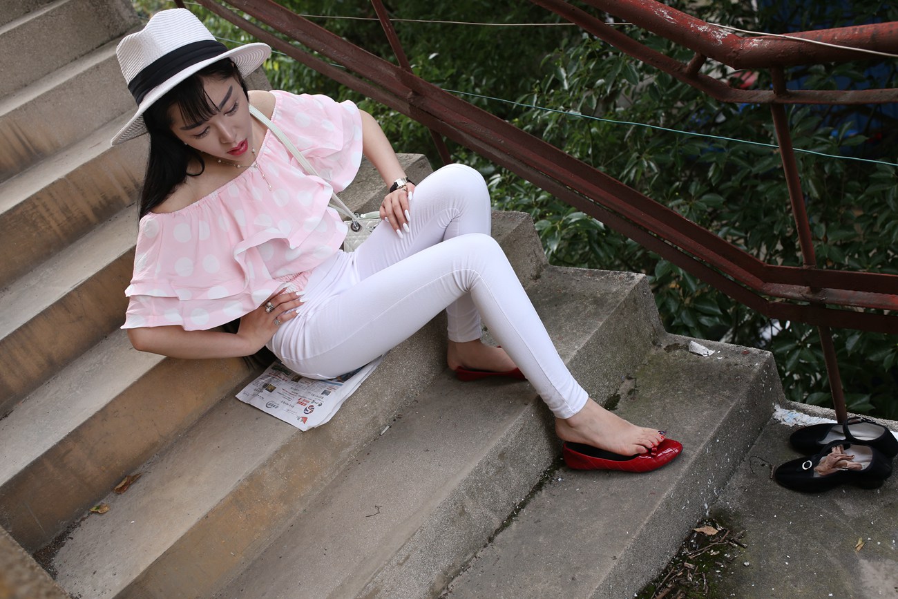 图片[192]-大西瓜爱牙膏-早期作品-S009 红嘴唇少妇 [337P] – 速更版-美库