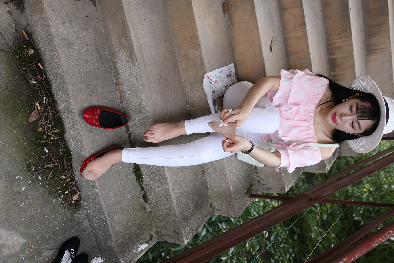 图片[210]-大西瓜爱牙膏-早期作品-S009 红嘴唇少妇 [337P] – 速更版-美库