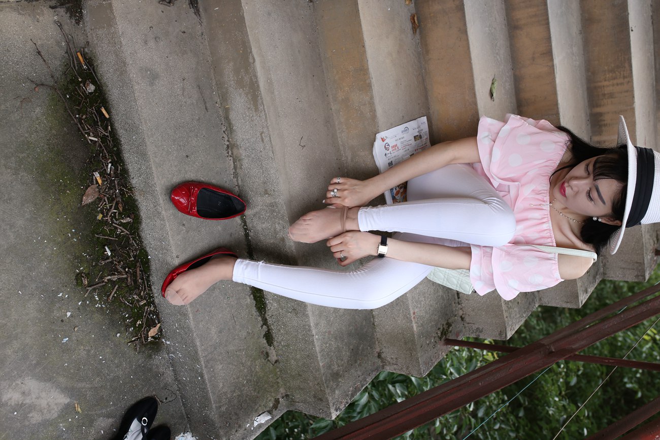 图片[212]-大西瓜爱牙膏-早期作品-S009 红嘴唇少妇 [337P] – 速更版-美库