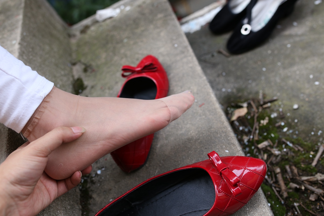 图片[255]-大西瓜爱牙膏-早期作品-S009 红嘴唇少妇 [337P] – 速更版-美库