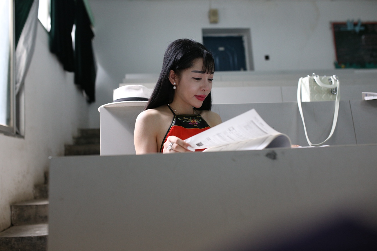 图片[328]-大西瓜爱牙膏-早期作品-S009 红嘴唇少妇 [337P] – 速更版-美库