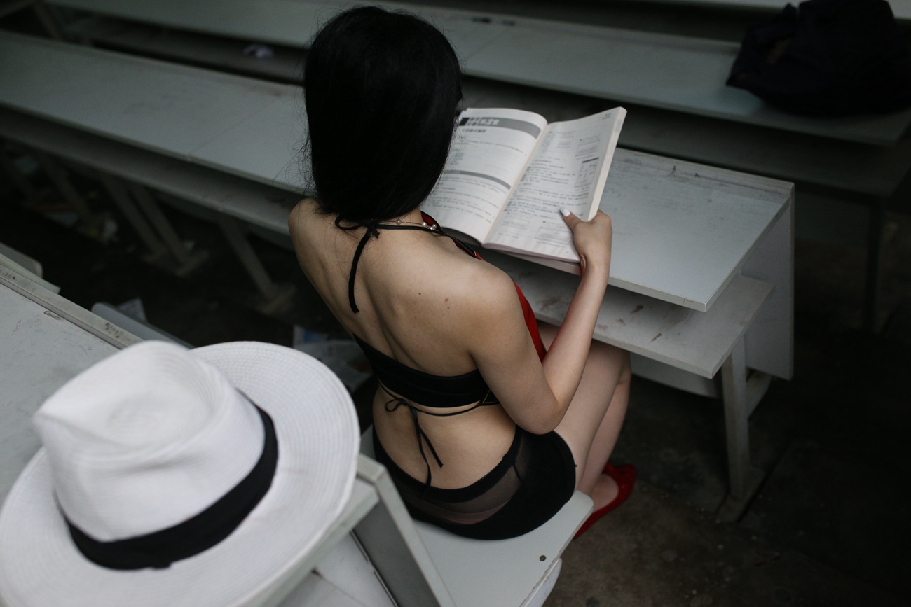 图片[334]-大西瓜爱牙膏-早期作品-S009 红嘴唇少妇 [337P] – 速更版-美库