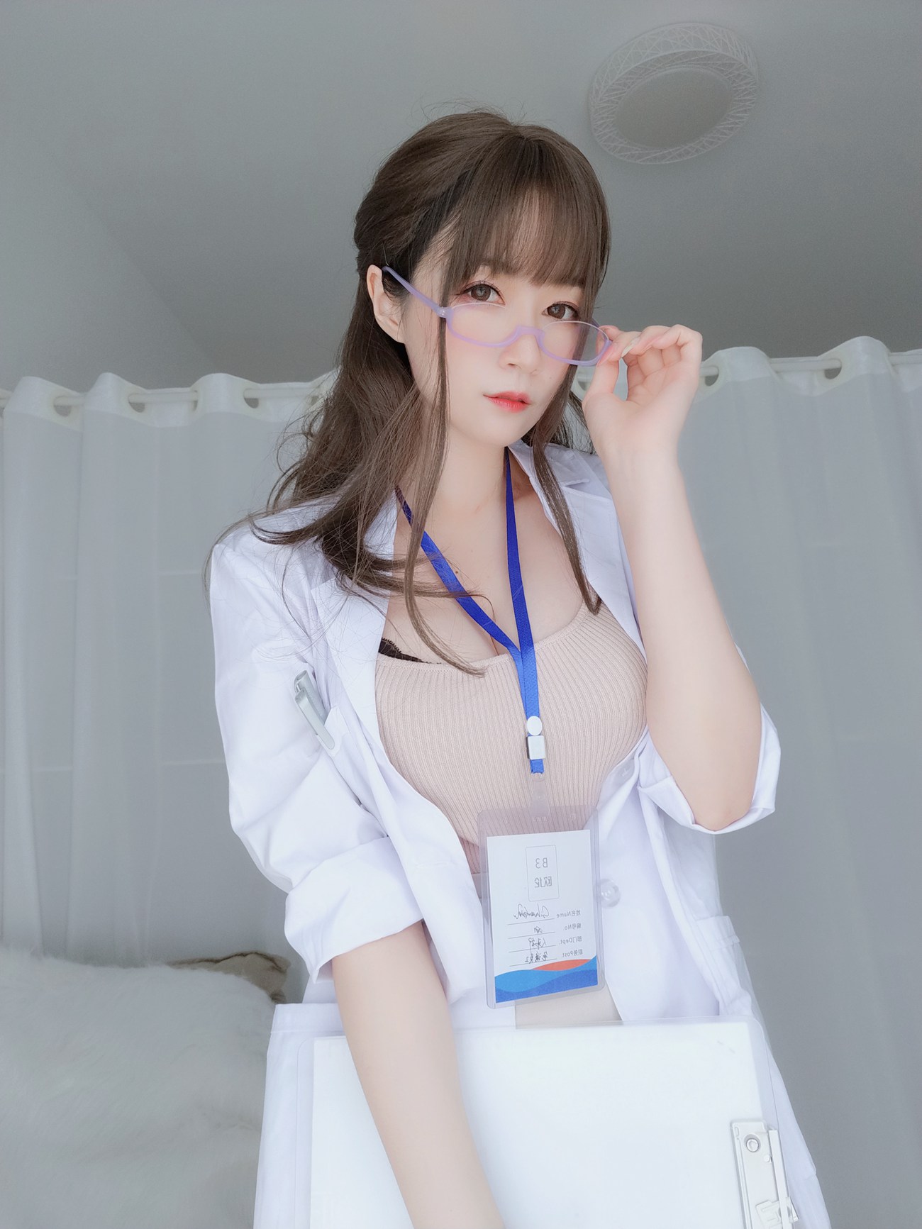 图片[12]-Coser小姐姐 白银81 – 私人医生[137P] – 速更版-美库