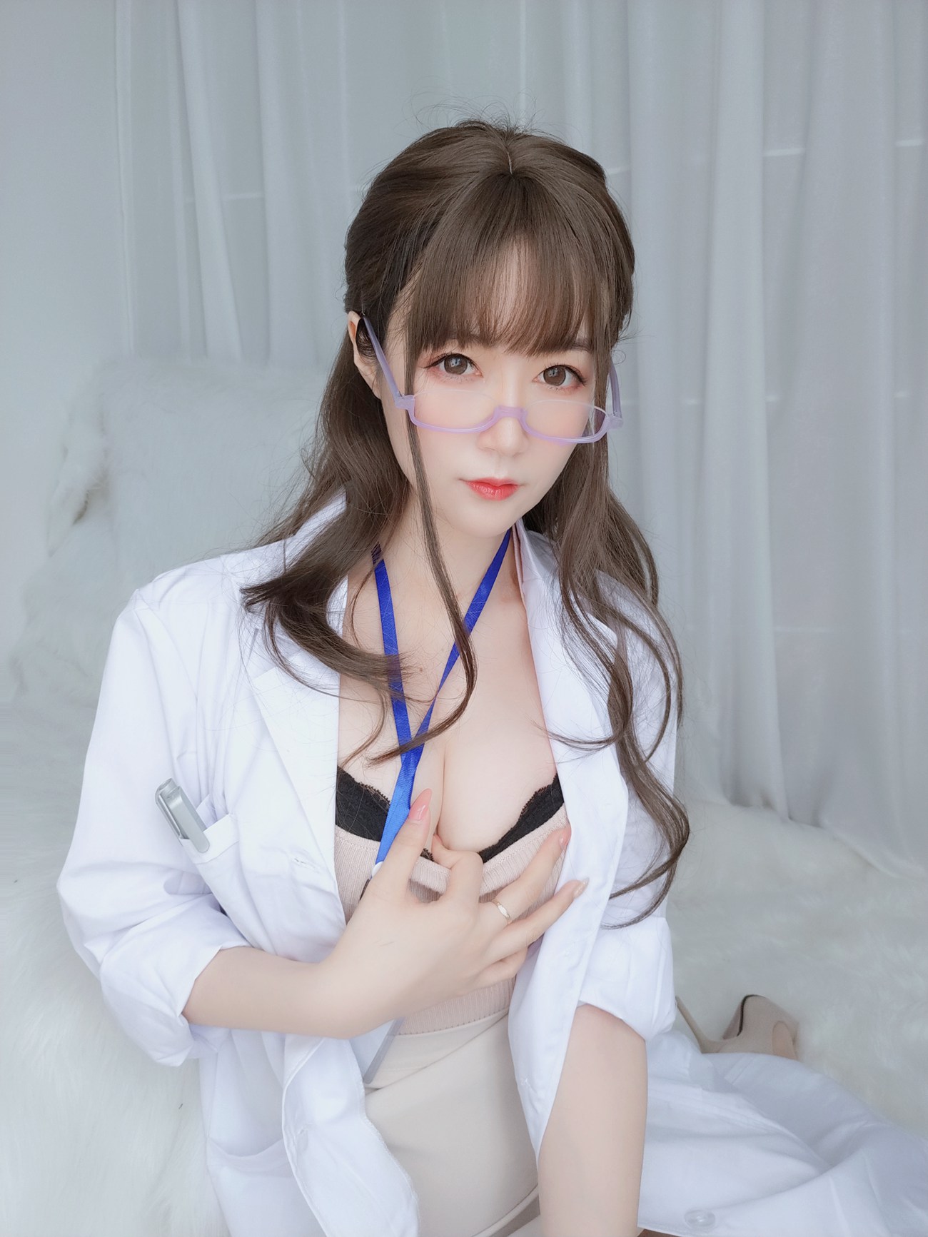 图片[103]-Coser小姐姐 白银81 – 私人医生[137P] – 速更版-美库